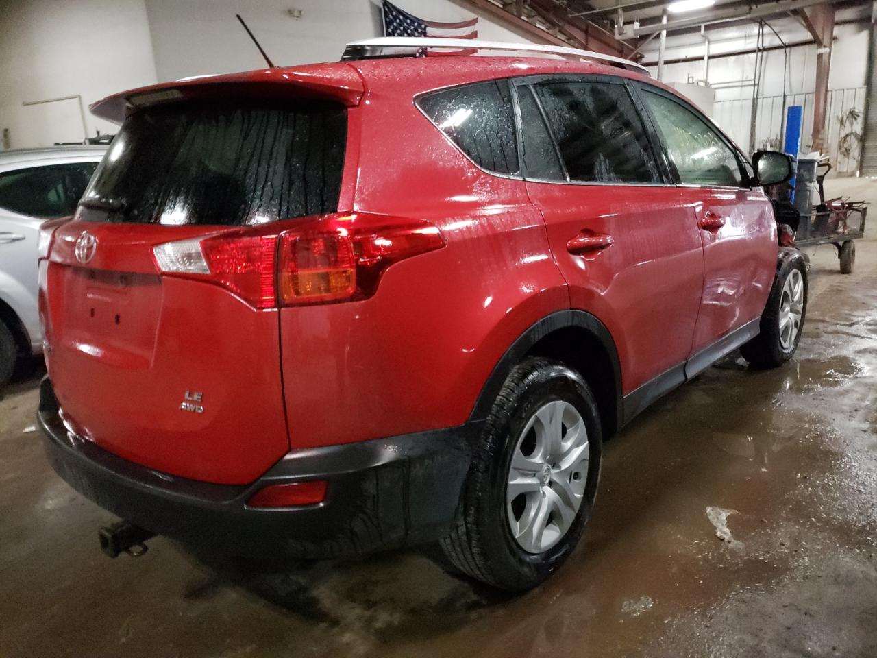 Photo 4 from auction – 2015 TOYOTA RAV4 LE with VIN JTMBFREV8FJ025568