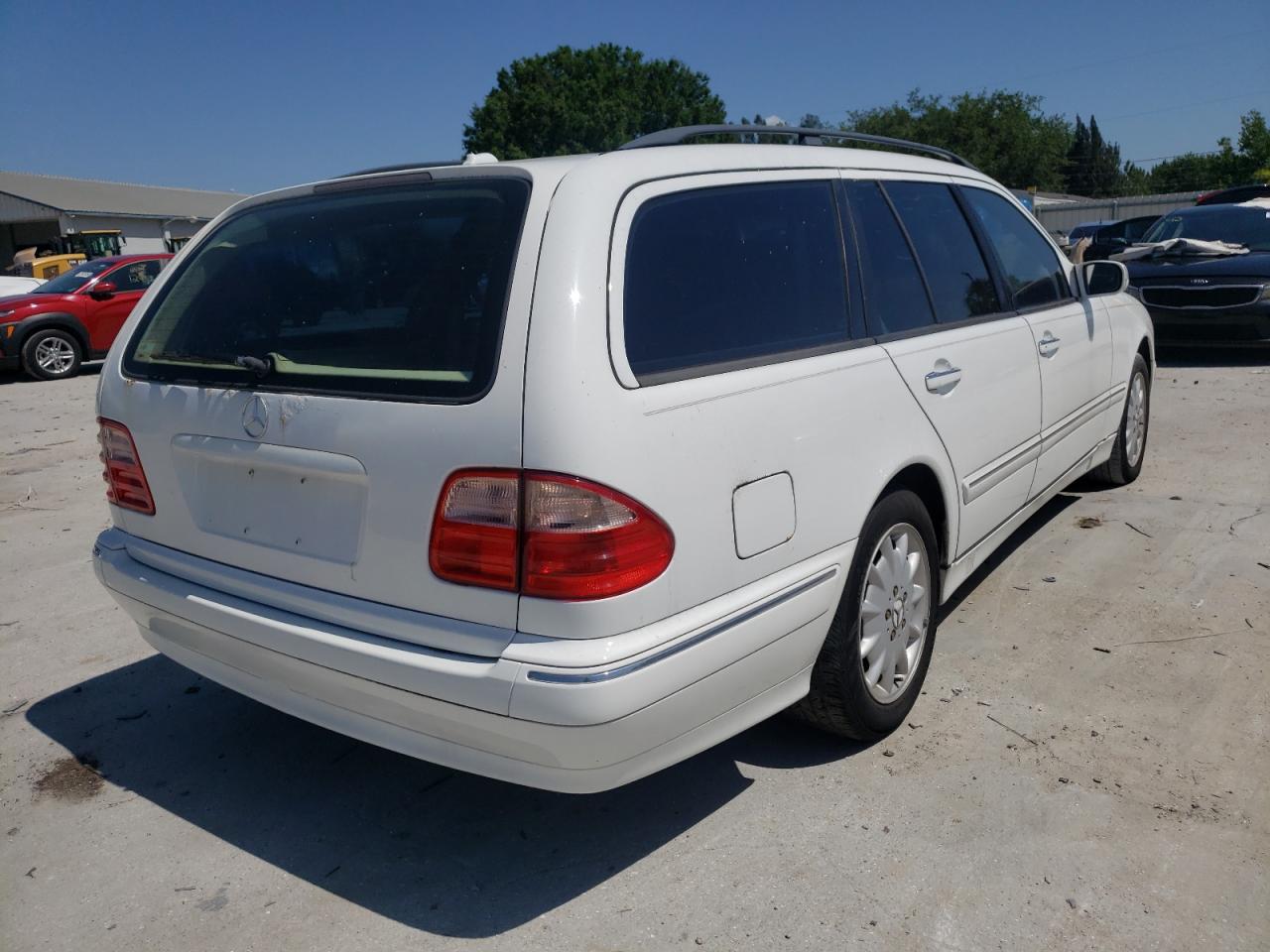 Photo 4 from auction – 2001 MERCEDES-BENZ E 320 with VIN WDBJH65J91B323730