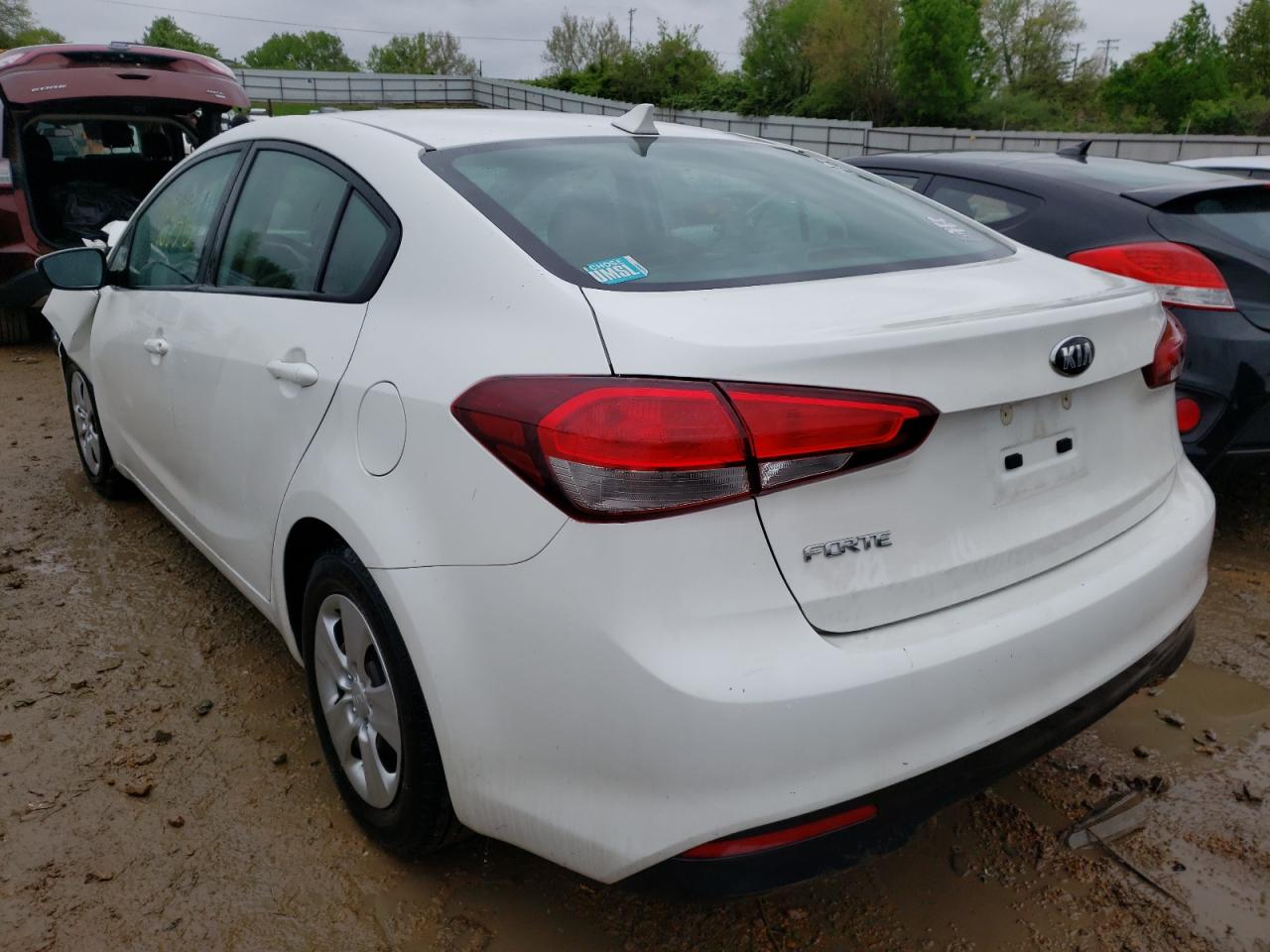 Photo 3 from auction – 2017 KIA FORTE LX with VIN 3KPFK4A78HE114628