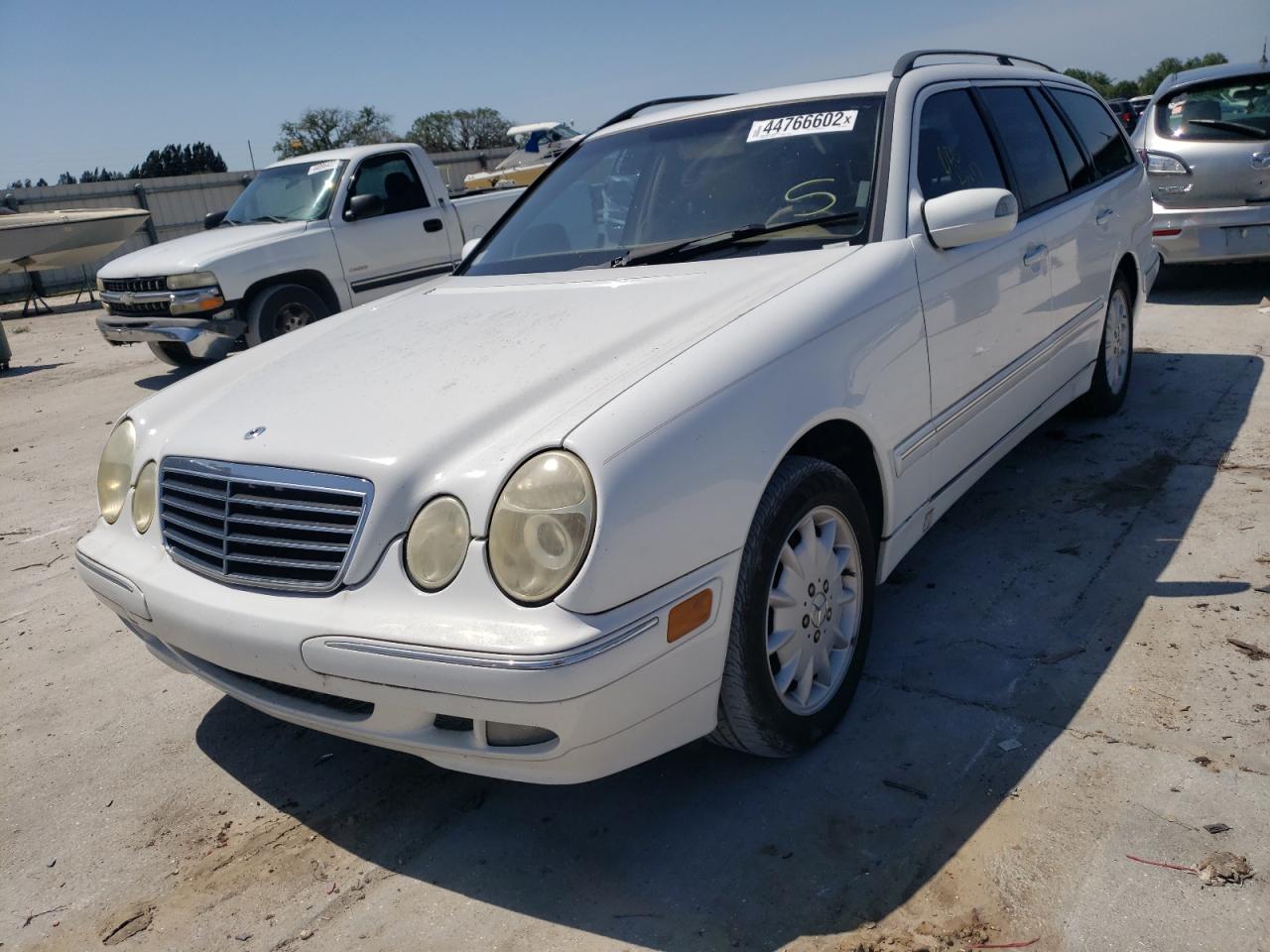 Photo 2 from auction – 2001 MERCEDES-BENZ E 320 with VIN WDBJH65J91B323730