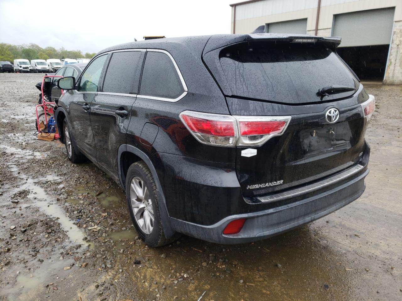 Photo 3 from auction – 2015 TOYOTA HIGHLANDER with VIN 5TDZKRFH1FS070275