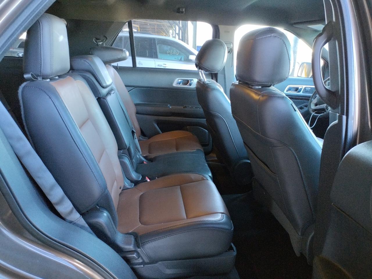 Photo 6 from auction – 2015 FORD EXPLORER L with VIN 1FM5K7F82FGA95596