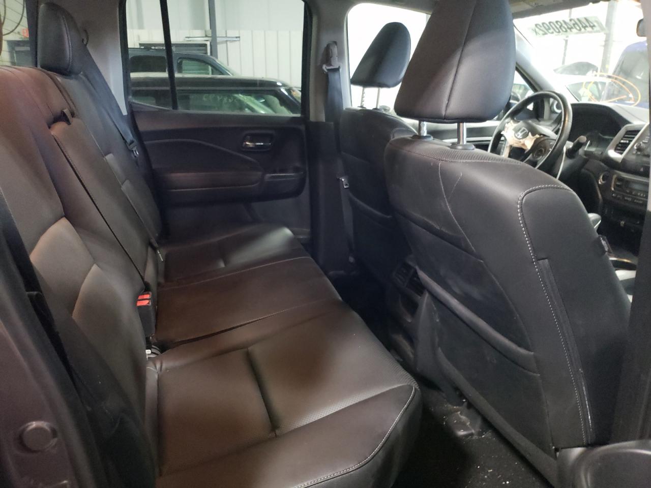 Photo 6 from auction – 2019 HONDA RIDGELINE with VIN 5FPYK3F58KB046852
