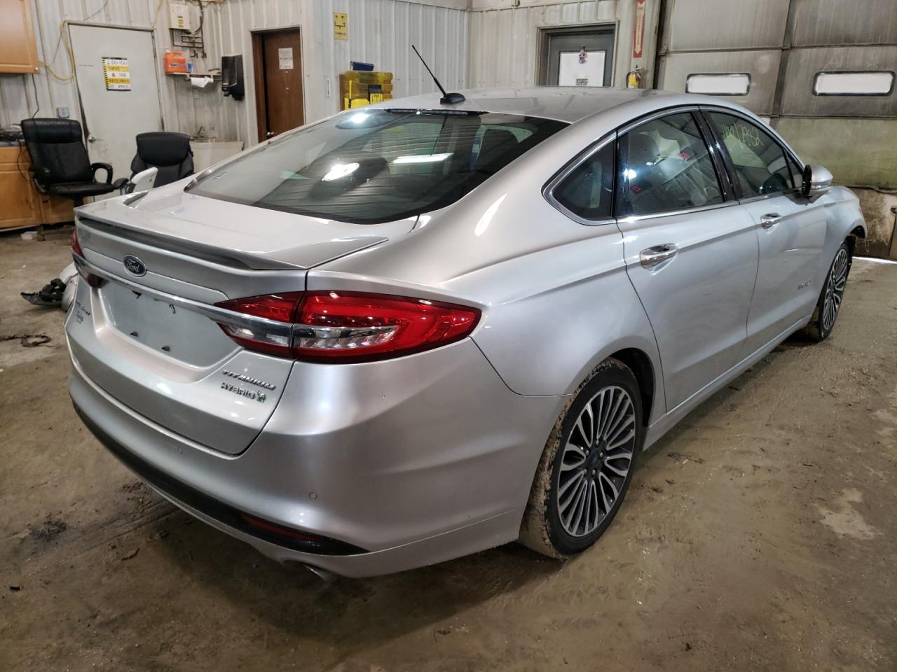 Photo 4 from auction – 2017 FORD FUSION TIT with VIN 3FA6P0RU0HR368840