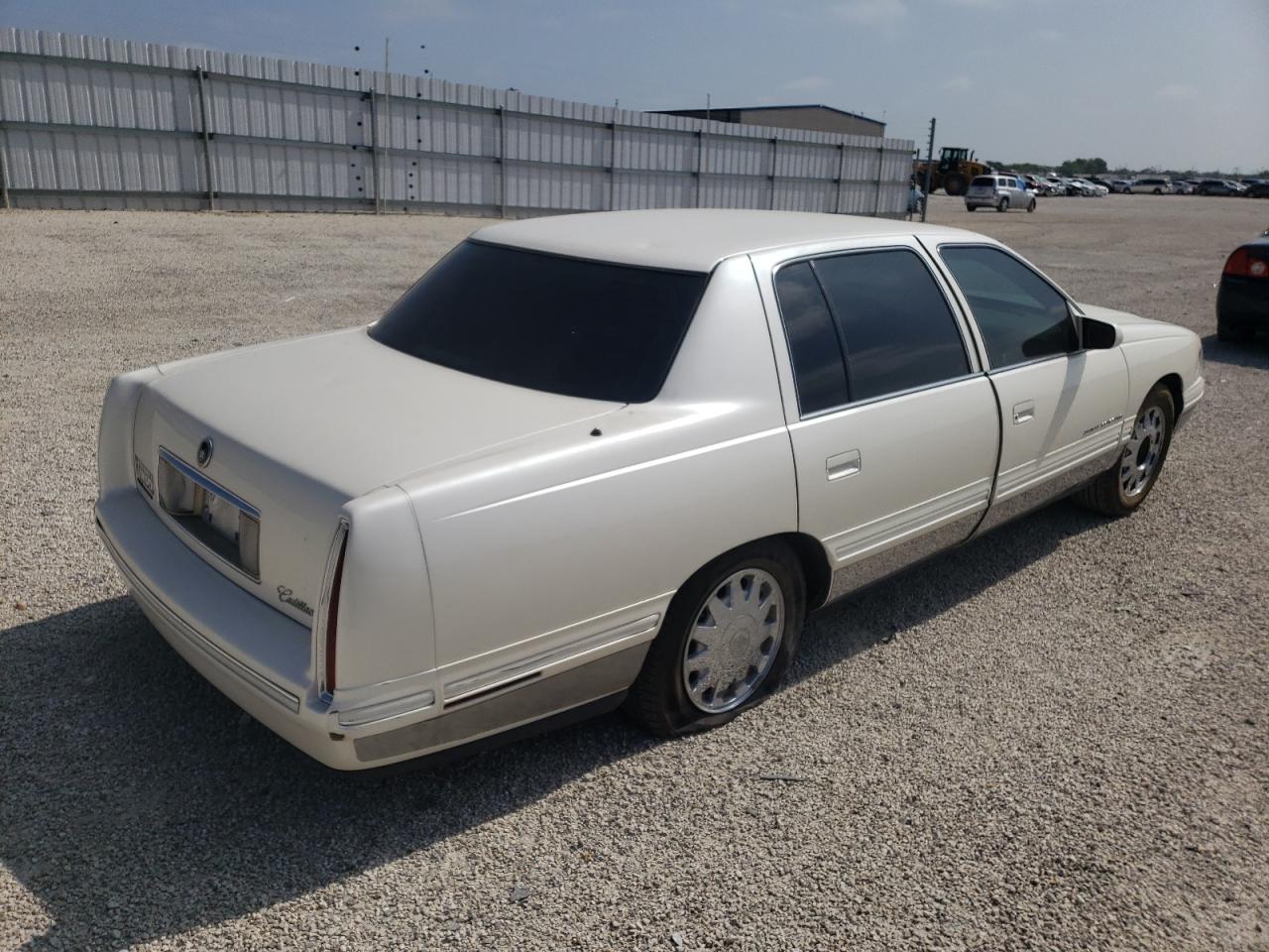 Photo 4 from auction – 1999 CADILLAC DEVILLE CO with VIN 1G6KF5495XU785215