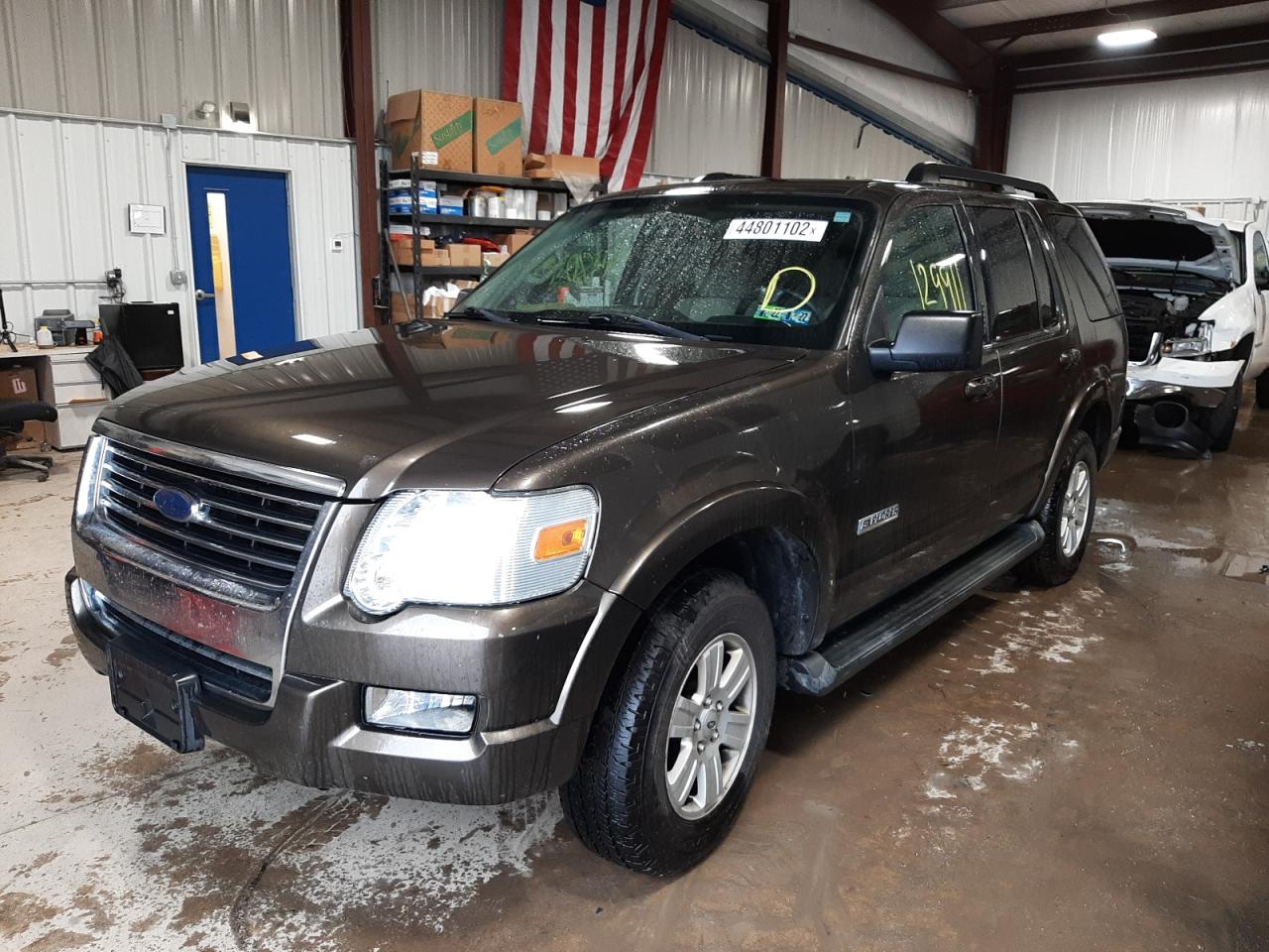صورة رقم 2 من المزاد - 2008 FORD EXPLORER X مع VIN 1FMEU73E48UA98329