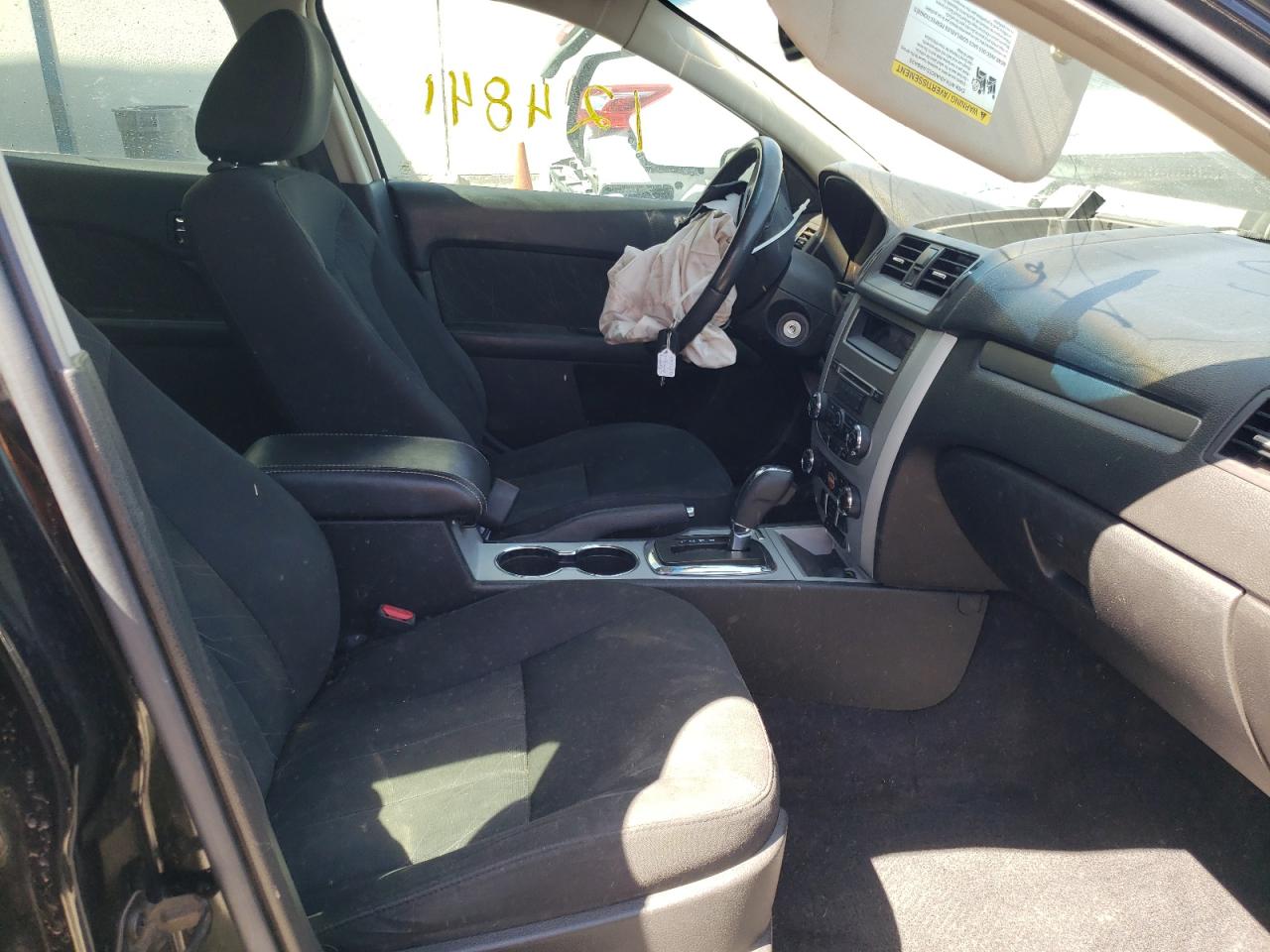 Photo 5 from auction – 2010 MERCURY MILAN with VIN 3MEHM0HA3AR609135