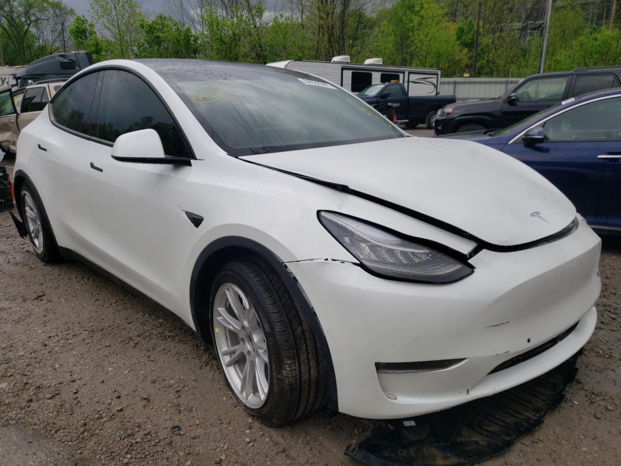 Photo 14 from auction – 2021 TESLA MODEL Y with VIN 5YJYGAEE0MF180189