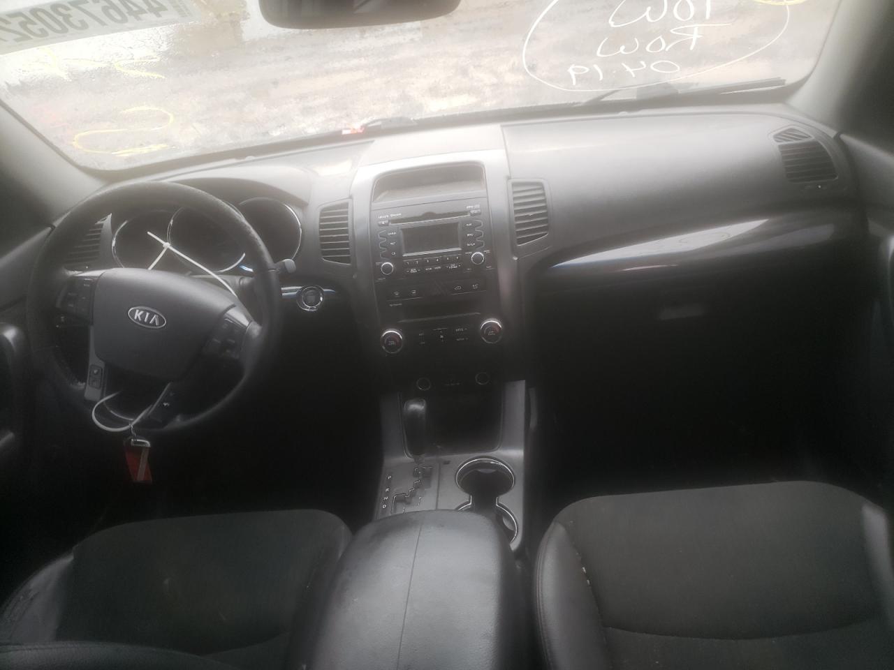 Photo 9 from auction – 2011 KIA SORENTO EX with VIN 5XYKUDA20BG061785