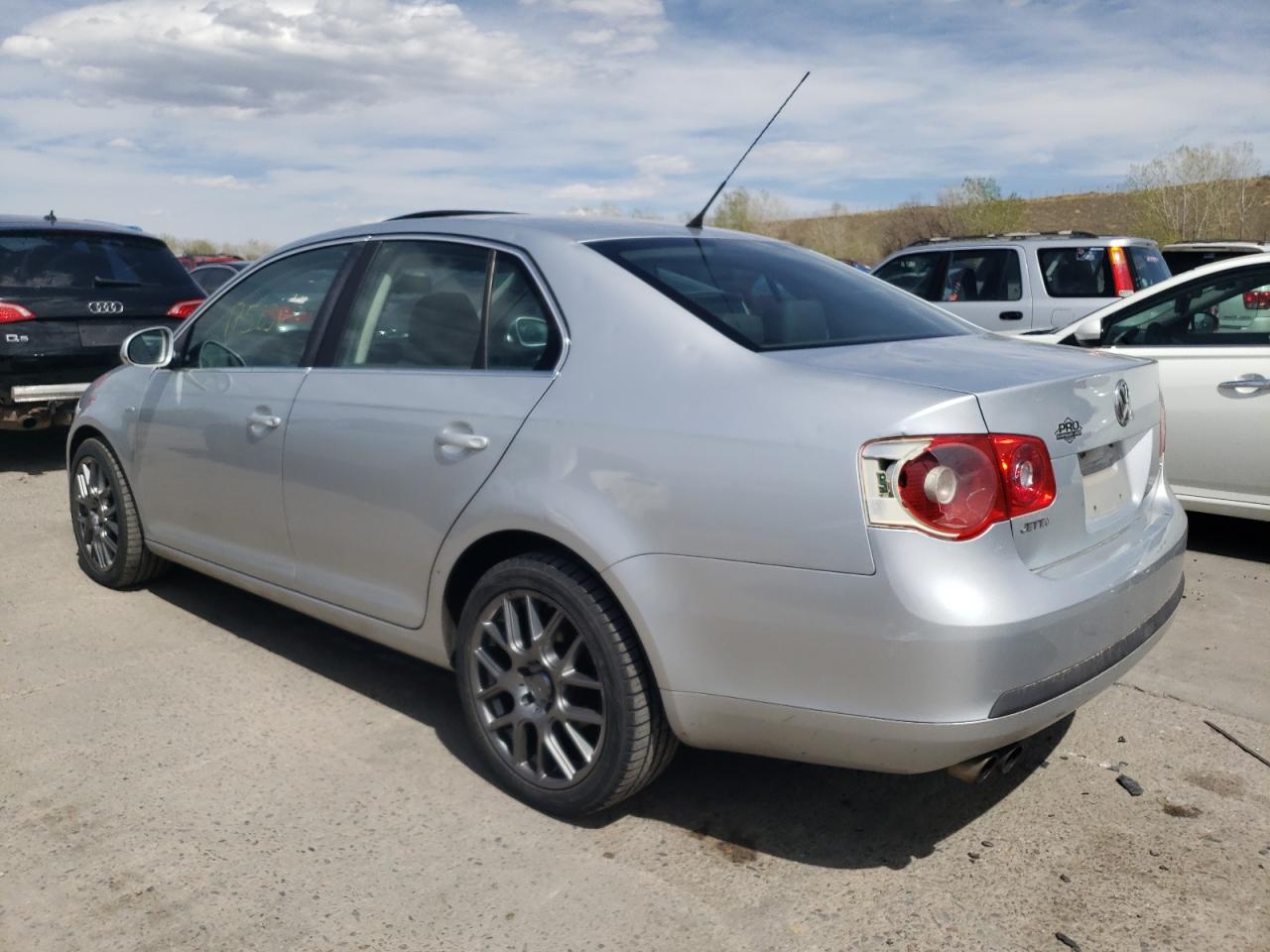 Photo 3 from auction – 2007 VOLKSWAGEN JETTA WOLF with VIN 3VWEF81K37M184096