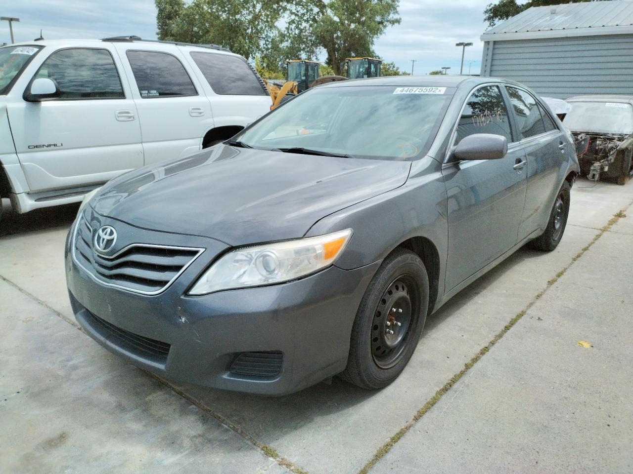 Photo 2 from auction – 2010 TOYOTA CAMRY BASE with VIN 4T4BF3EK3AR062751