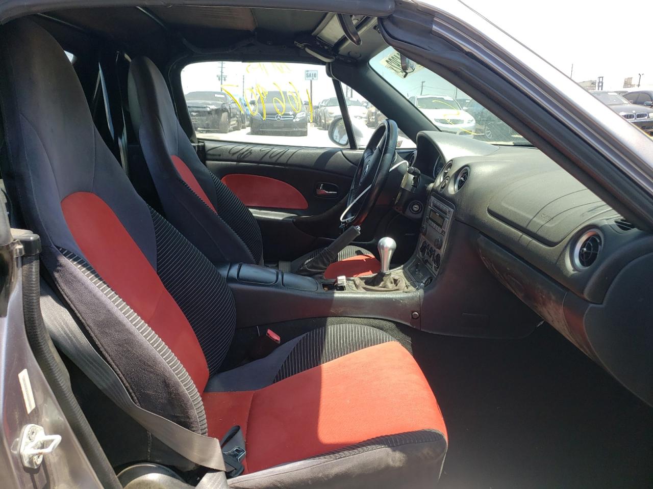 Photo 5 from auction – 2004 MAZDA MX-5 MIATA with VIN JM1NB354X40407049