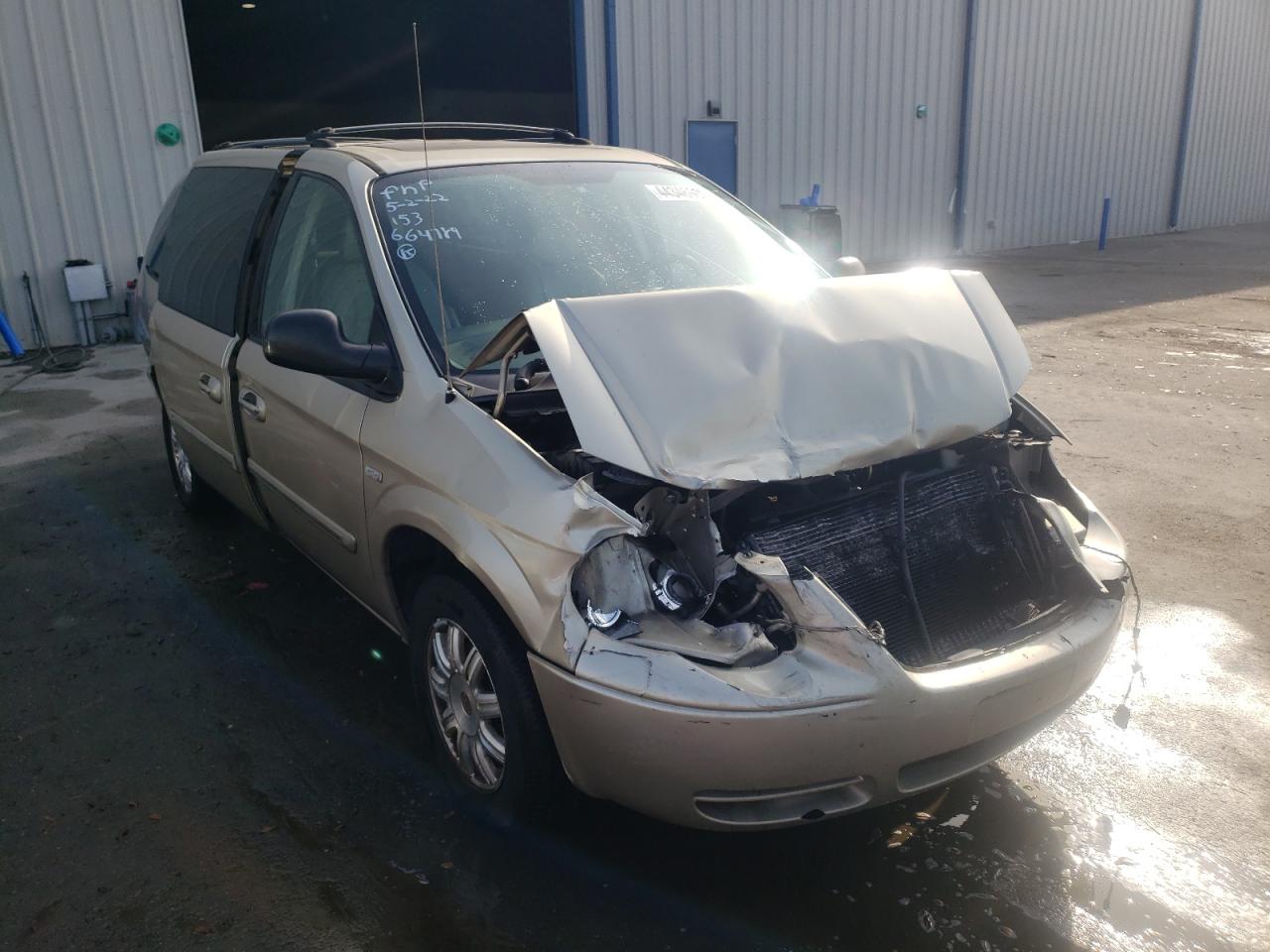 CHRYSLER TOWN & COU 2006 with VIN 2A4GP54L36R692517 - Photo from auction