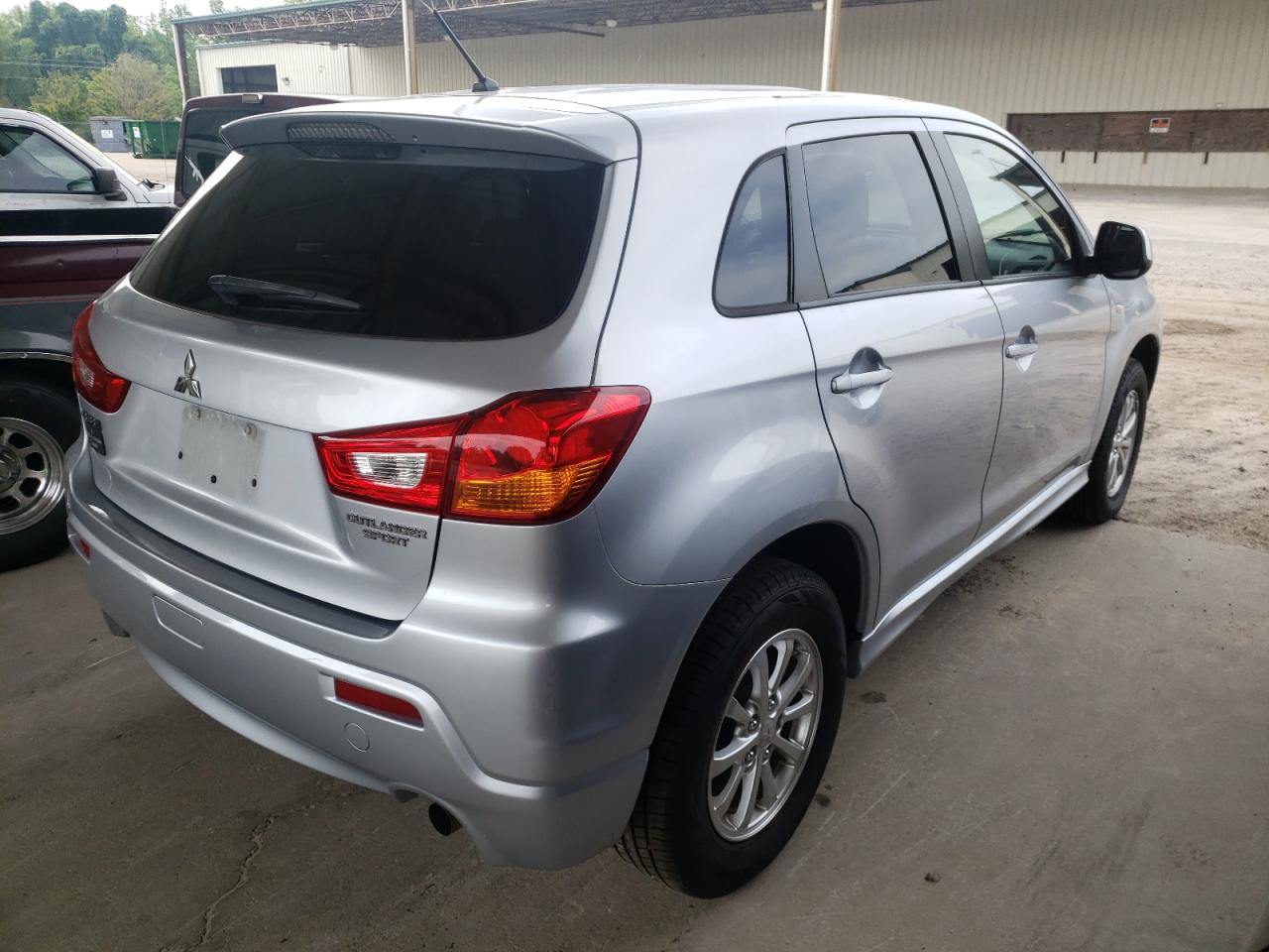 Photo 4 from auction – 2011 MITSUBISHI OUTLANDER with VIN JA4AP3AU5BZ004685