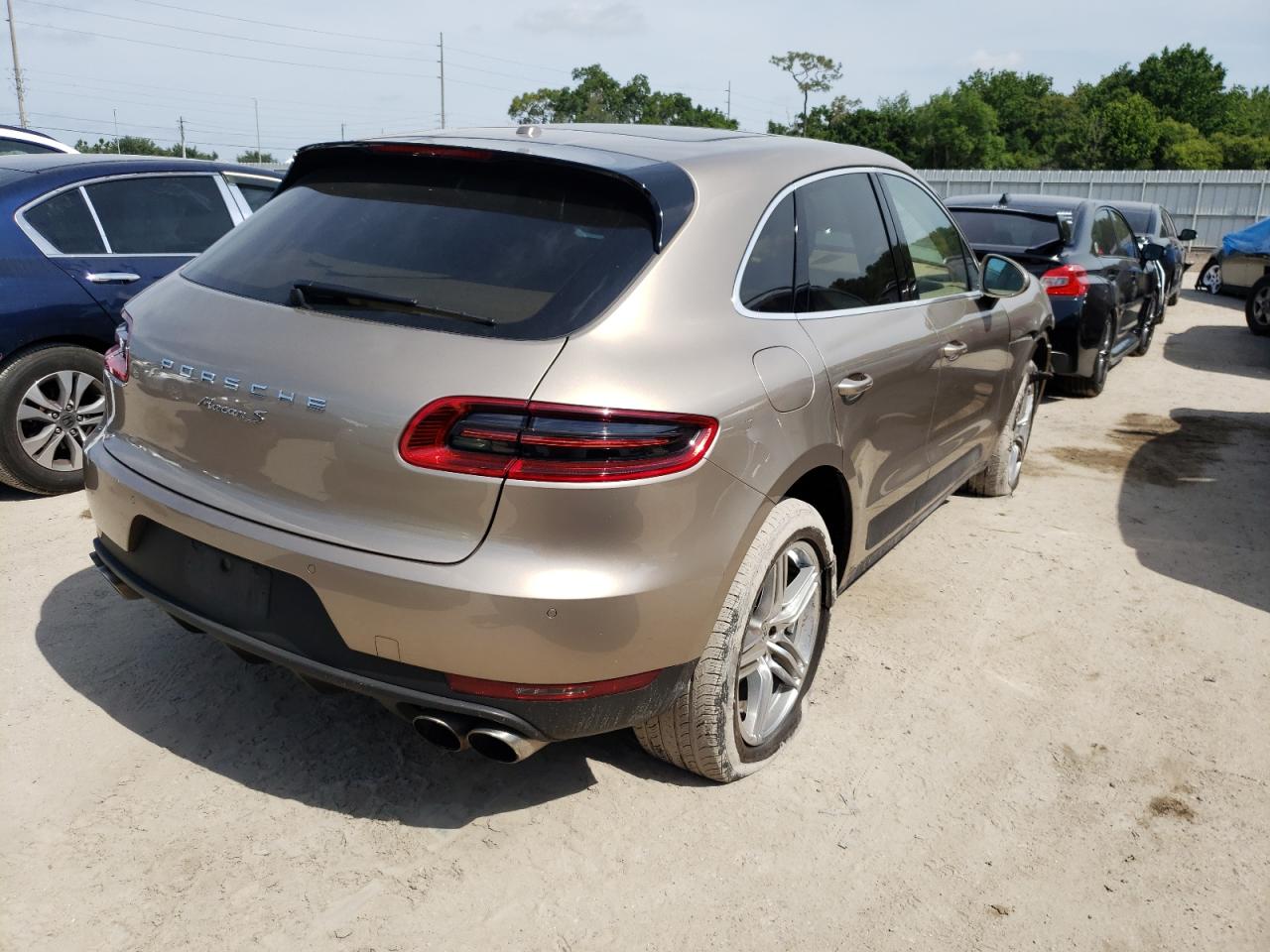 Photo 4 from auction – 2017 PORSCHE MACAN S with VIN WP1AB2A53HLB10845
