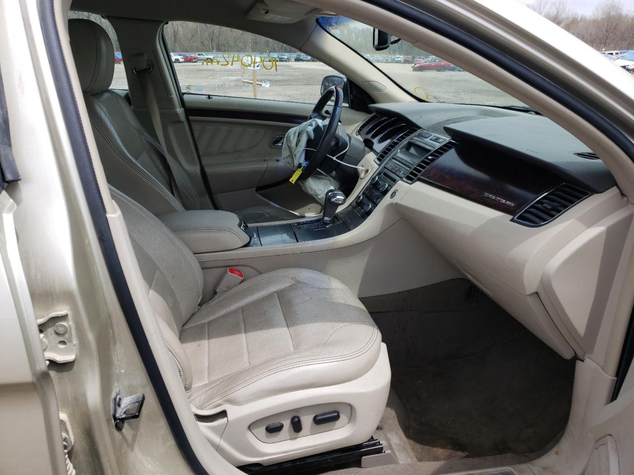 Photo 5 from auction – 2010 FORD TAURUS LIM with VIN 1FAHP2JW6AG137715
