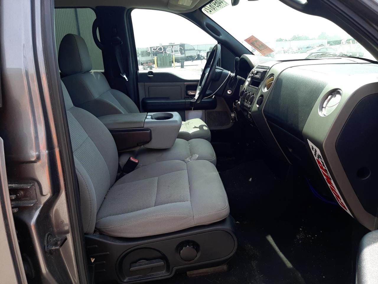 Photo 5 from auction – 2004 FORD F150 SUPER with VIN 1FTPW14514KC36675