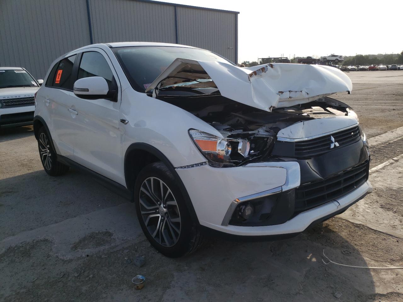 MITSUBISHI OUTLANDER 2017 with VIN JA4AP3AW5HZ031864 - Photo from auction
