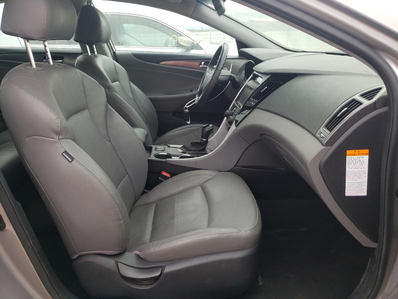 Photo 5 from auction – 2012 HYUNDAI SONATA HYB with VIN KMHEC4A46CA029132
