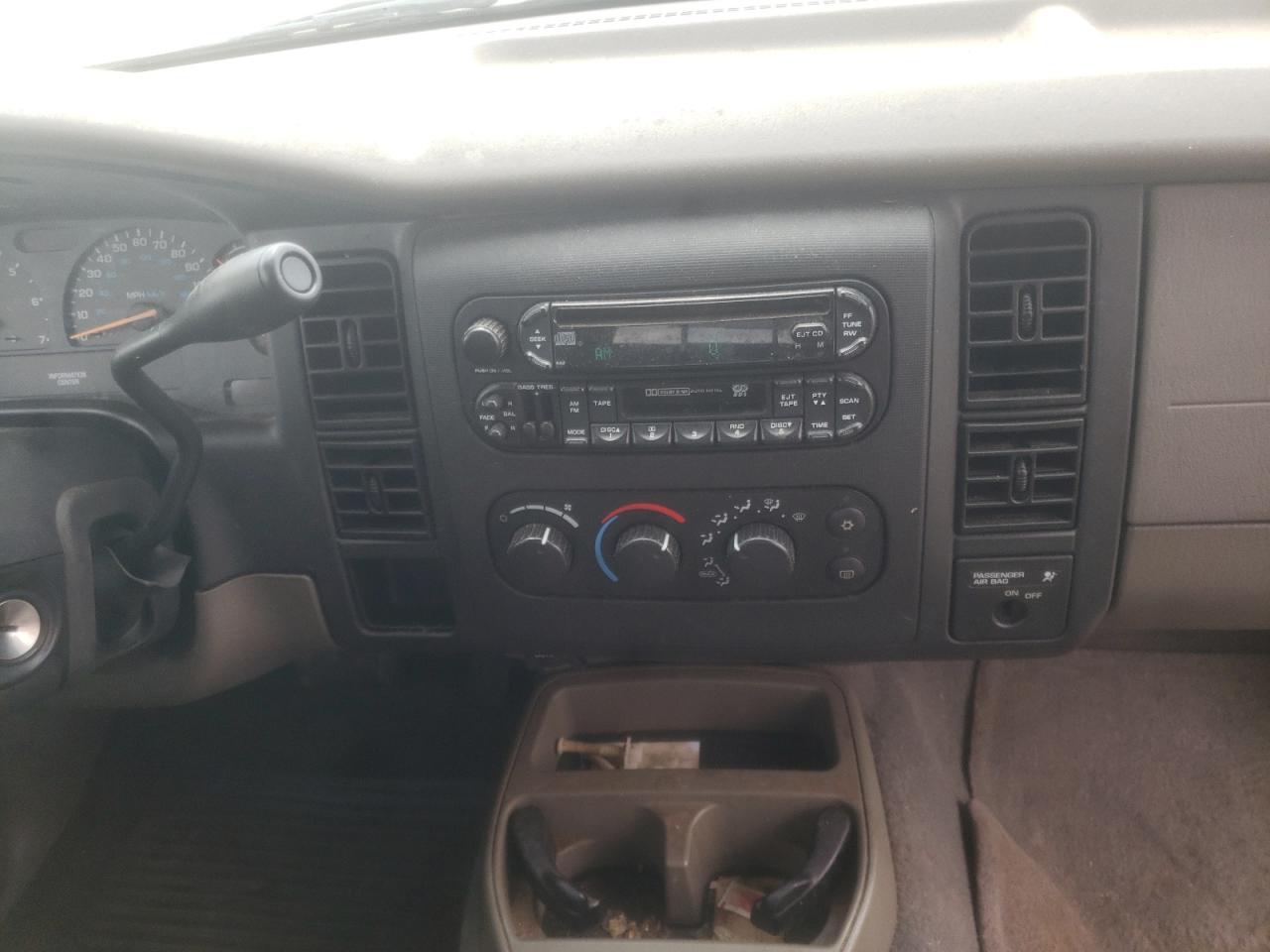 Photo 9 from auction – 2002 DODGE DAKOTA SLT with VIN 1B7GL42N72S530897