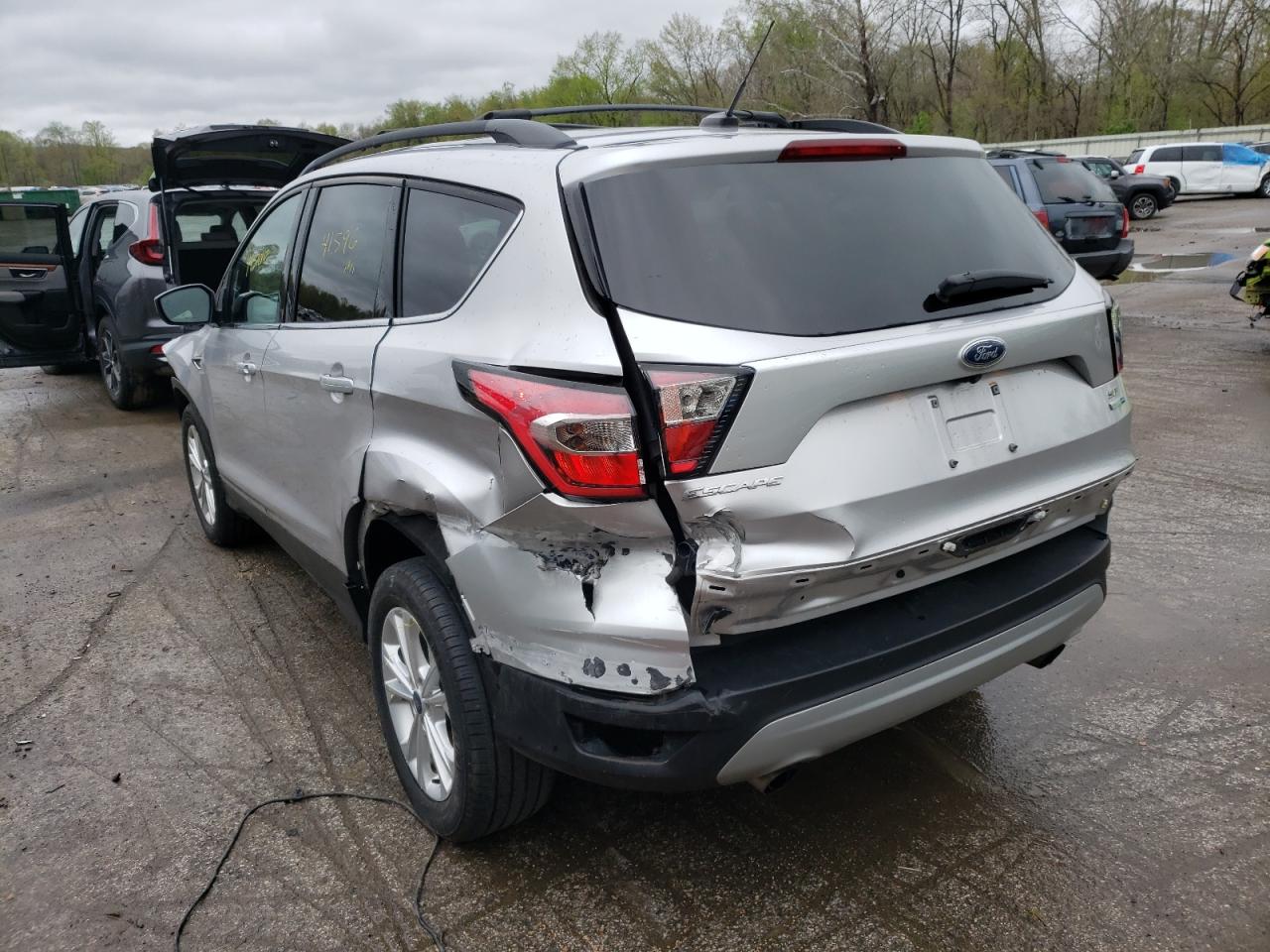Photo 3 from auction – 2017 FORD ESCAPE SE with VIN 1FMCU9GD4HUC46239