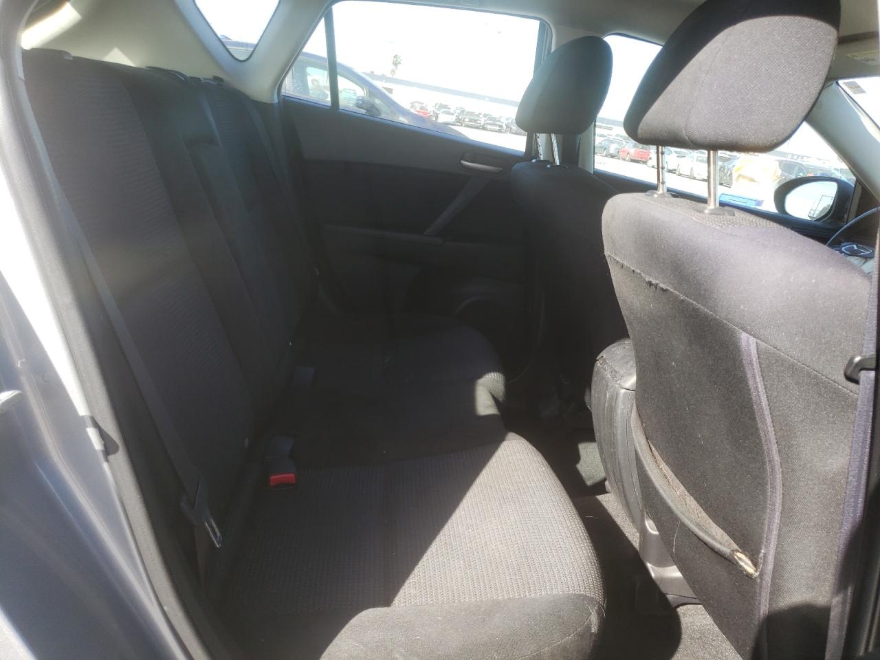 Photo 6 from auction – 2012 MAZDA 3 I with VIN JM1BL1L8XC1660052