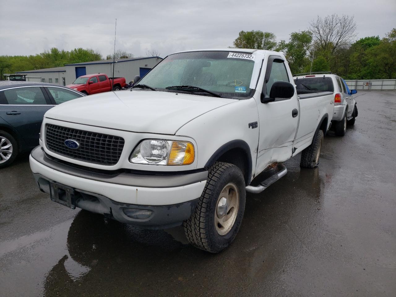 Photo 2 from auction – 2002 FORD F150 with VIN 2FTRF18252CA90405