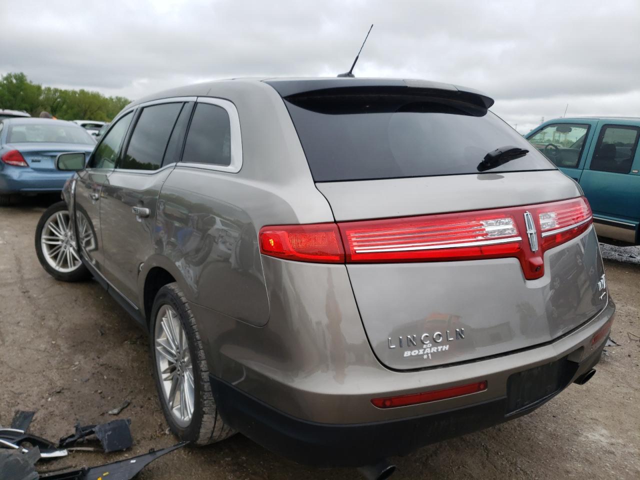 Photo 3 from auction – 2016 LINCOLN MKT with VIN 2LMHJ5AT4GBL03135
