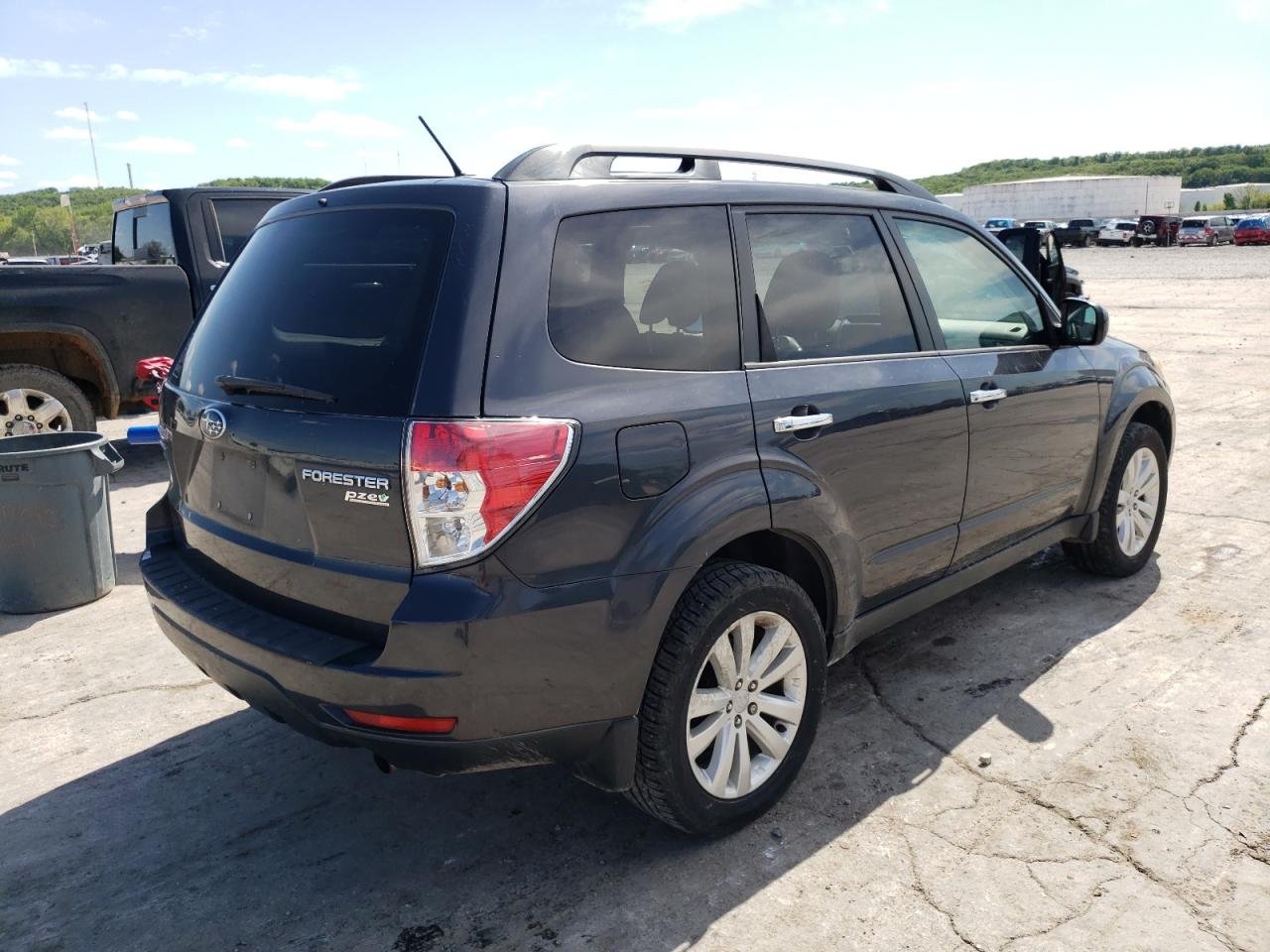 Photo 4 from auction – 2013 SUBARU FORESTER 2 with VIN JF2SHADC3DH417634