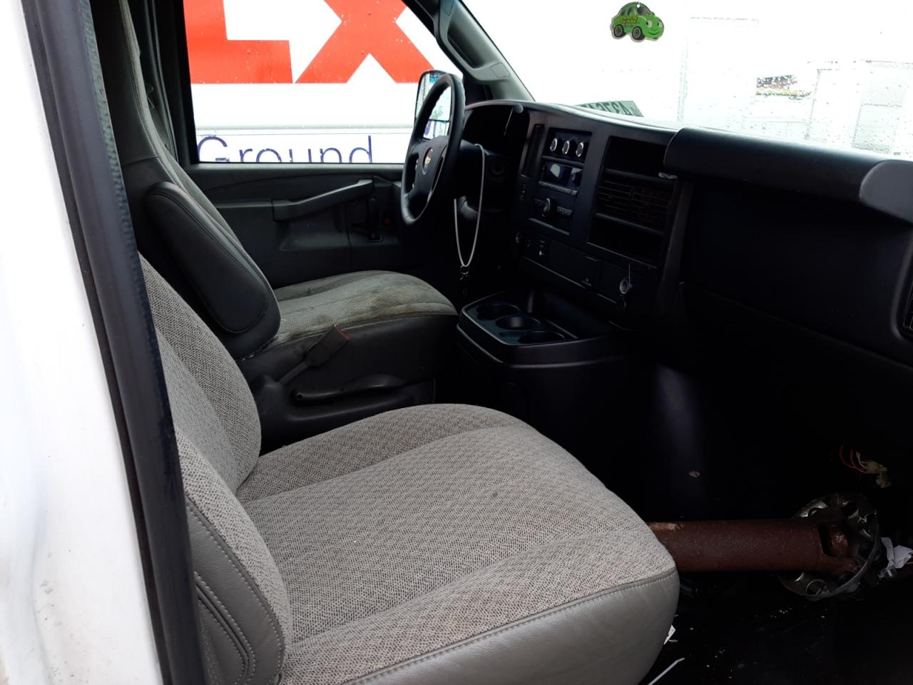 Photo 5 from auction – 2016 CHEVROLET EXPRESS G2 with VIN 1GCWGBFF3G1240029