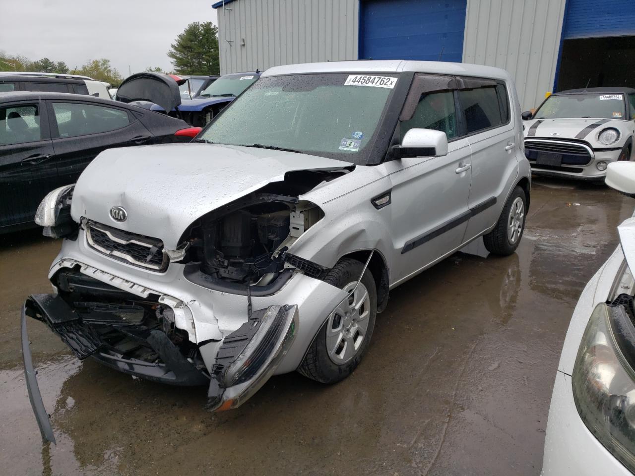 Photo 2 from auction – 2013 KIA SOUL with VIN KNDJT2A52D7487474