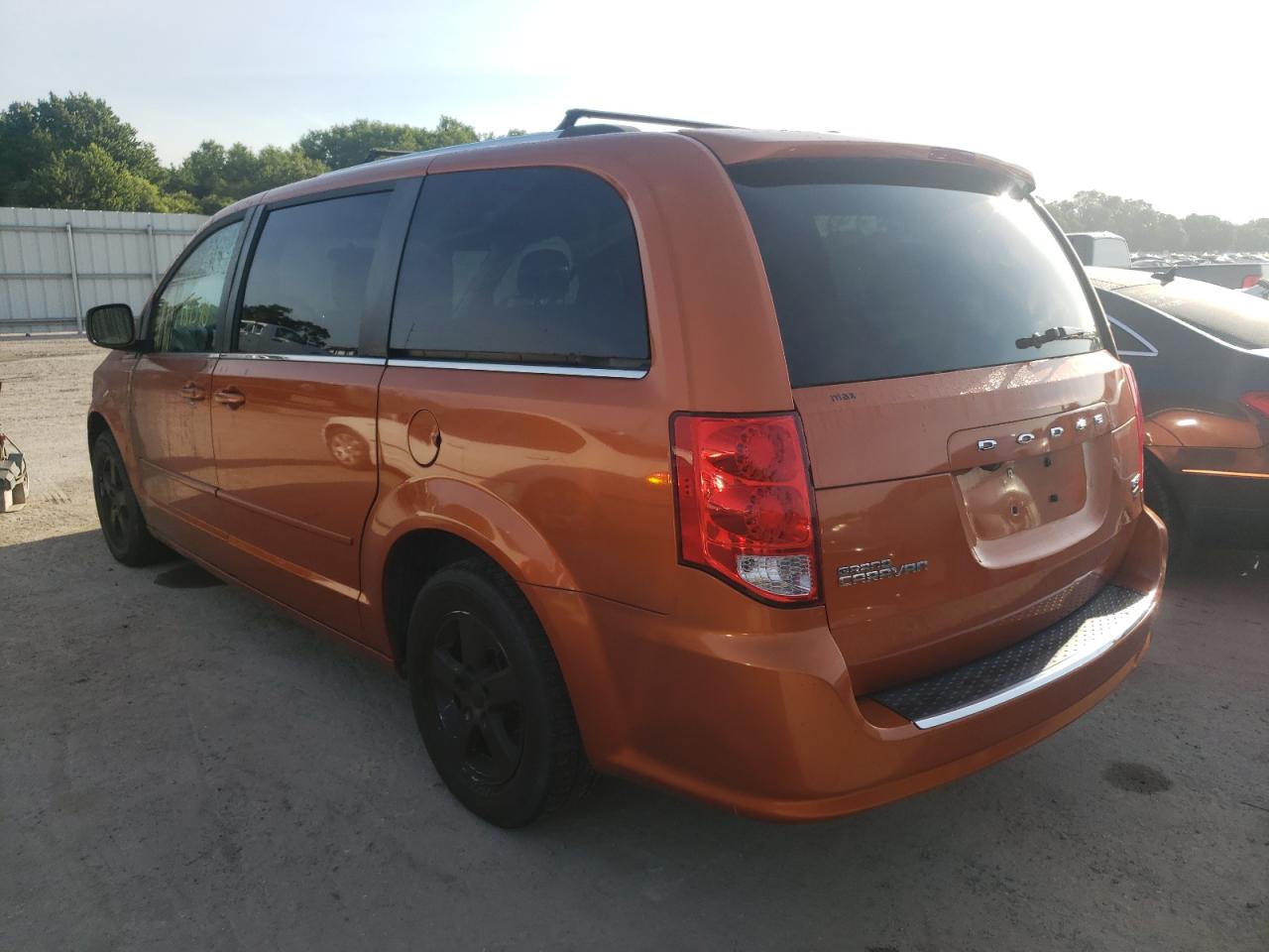 Photo 3 from auction – 2011 DODGE GRAND CARA with VIN 2D4RN5DG4BR751546