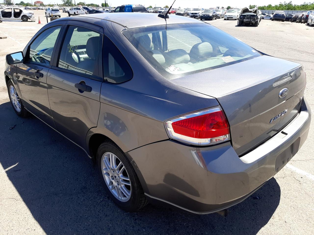 Photo 3 from auction – 2010 FORD FOCUS SE with VIN 1FAHP3FNXAW264415