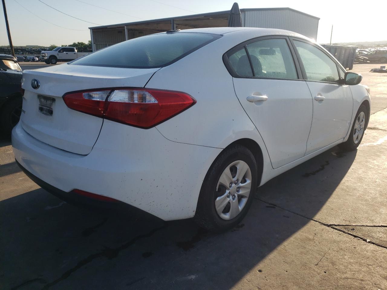 Photo 4 from auction – 2016 KIA FORTE LX with VIN KNAFK4A6XG5616846
