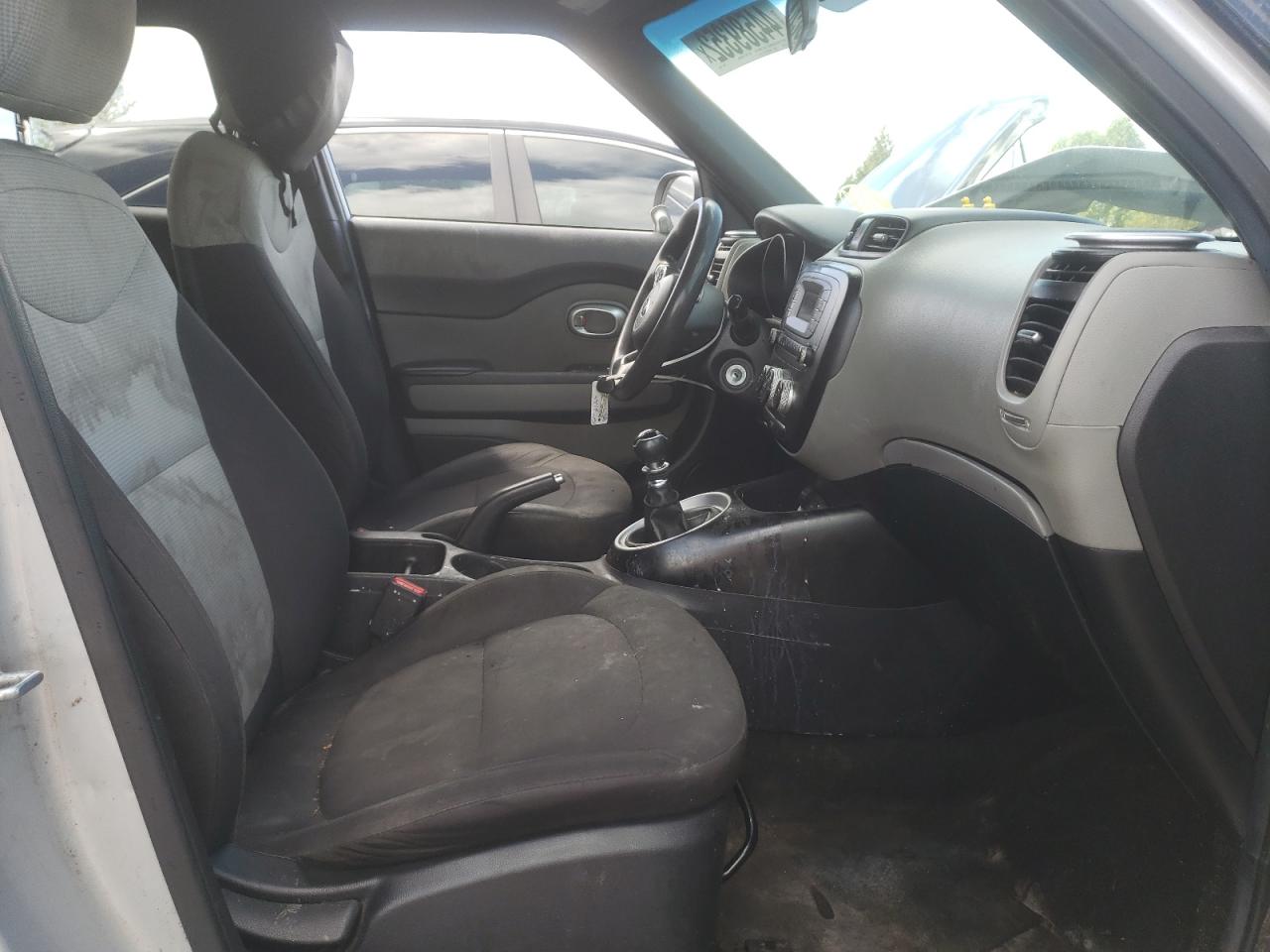 Photo 5 from auction – 2015 KIA SOUL with VIN KNDJN2A22F7778656