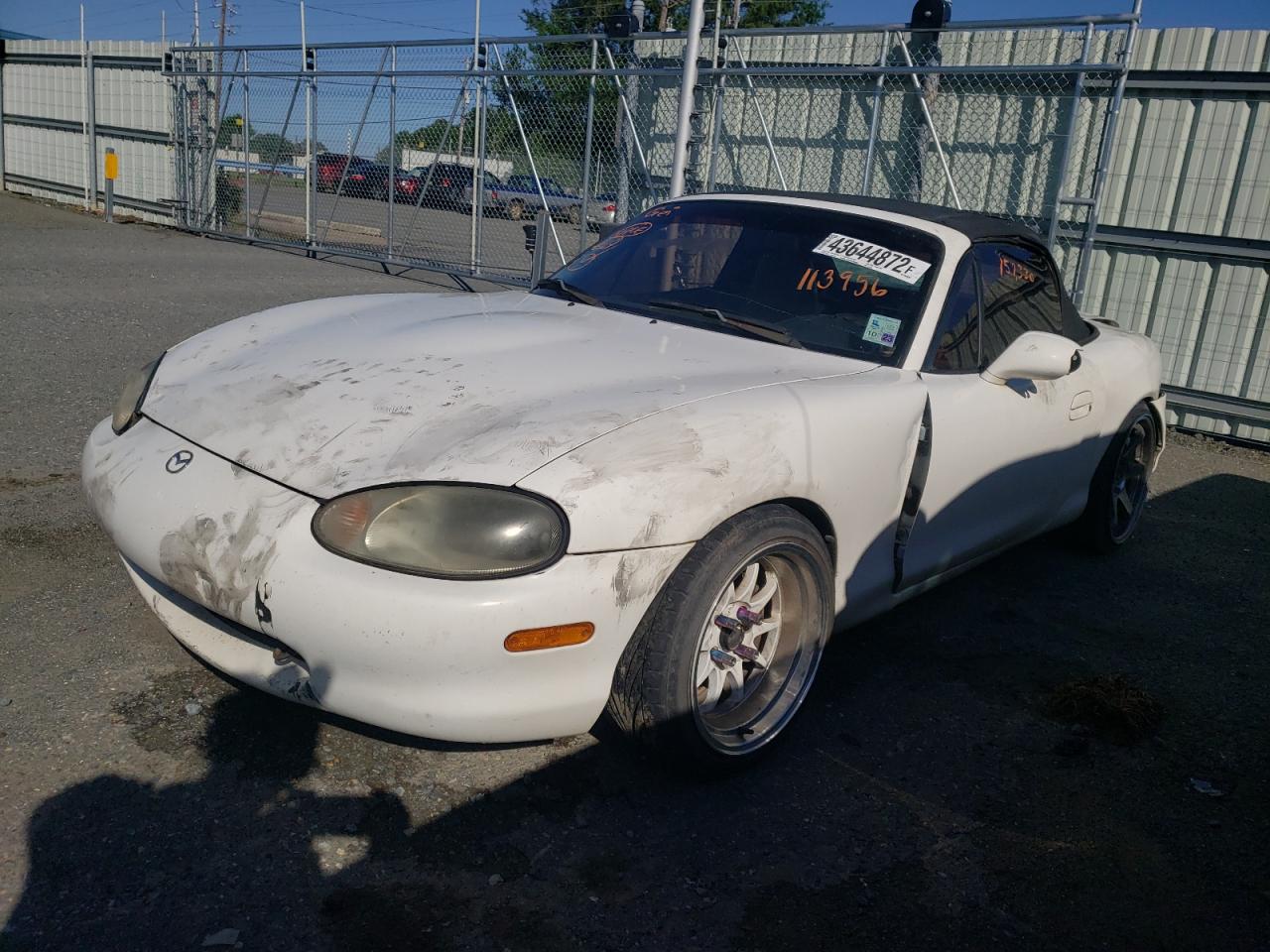 Photo 2 from auction – 1999 MAZDA MX-5 MIATA with VIN JM1NB3533X0113956