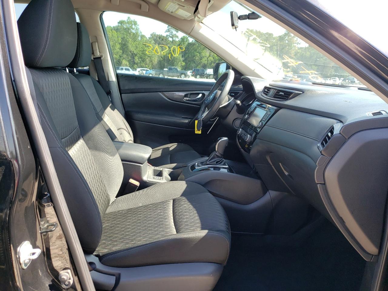 Photo 5 from auction – 2017 NISSAN ROGUE S with VIN KNMAT2MT9HP611112