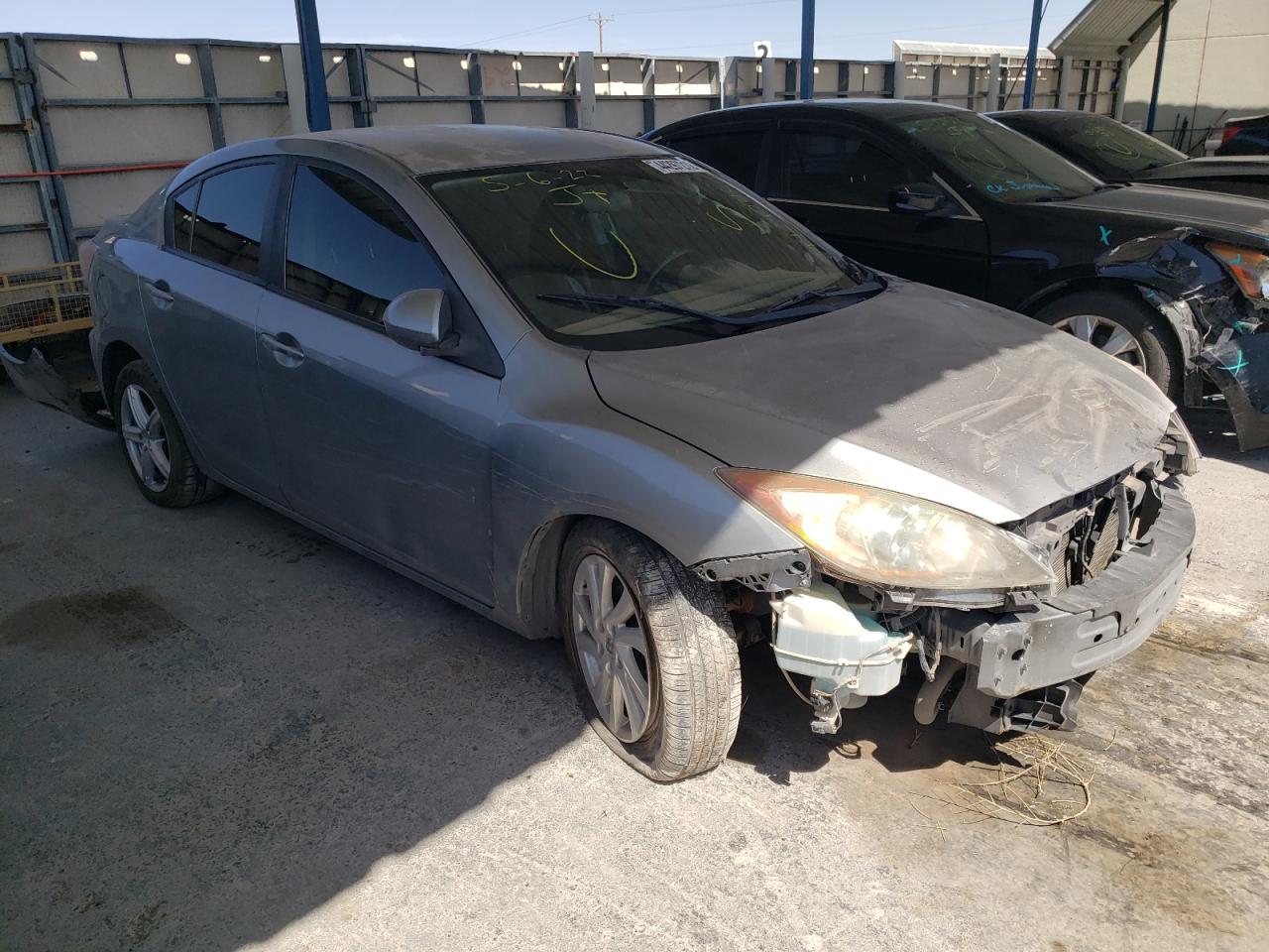 MAZDA 3 I 2012 con VIN JM1BL1V76C1668931 - Foto de la subasta