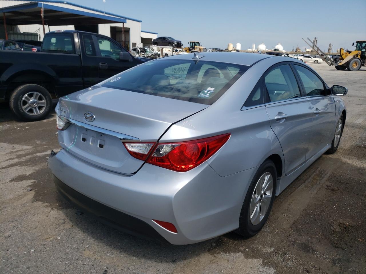 Photo 4 from auction – 2014 HYUNDAI SONATA GLS with VIN 5NPEB4AC1EH825877