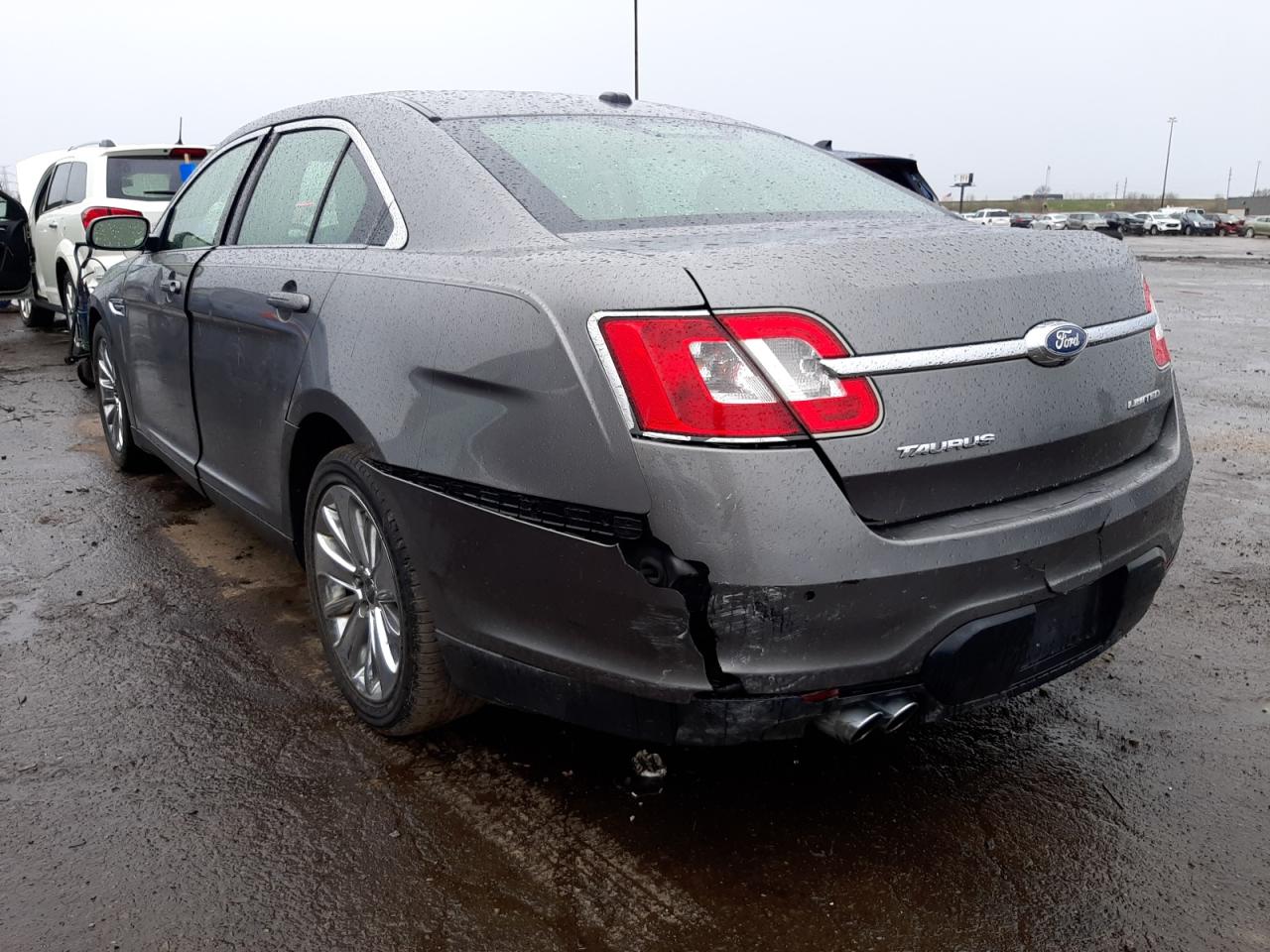 Photo 3 from auction – 2011 FORD TAURUS LIM with VIN 1FAHP2FW3BG101975