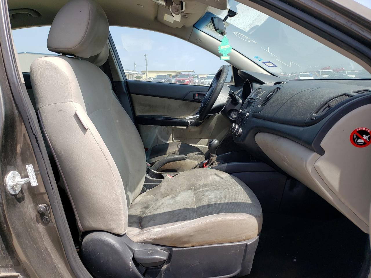 Photo 5 from auction – 2012 KIA FORTE with VIN KNAFU4A20C5551491