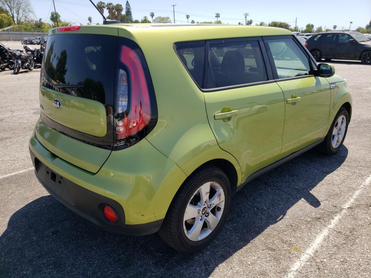 Photo 4 from auction – 2017 KIA SOUL with VIN KNDJN2A23H7887582