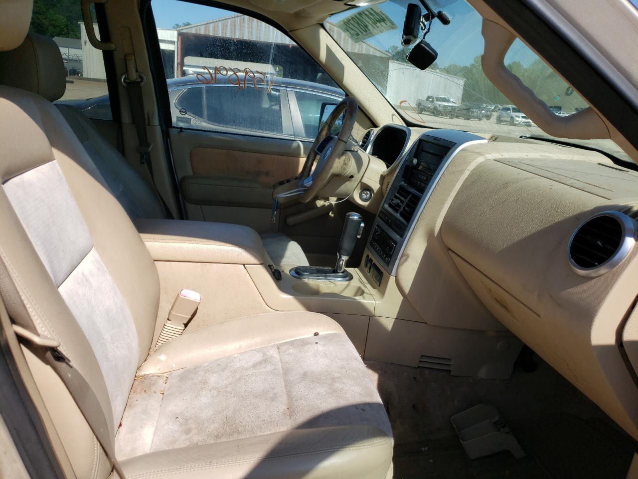 Photo 5 from auction – 2006 MERCURY MOUNTAINEE with VIN 4M2EU38896UJ07422