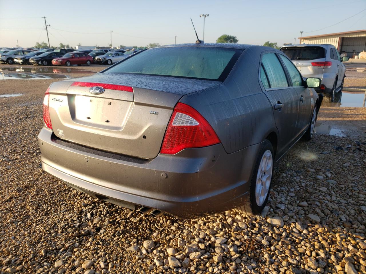 Photo 4 from auction – 2011 FORD FUSION SE with VIN 3FAHP0HA0BR127593
