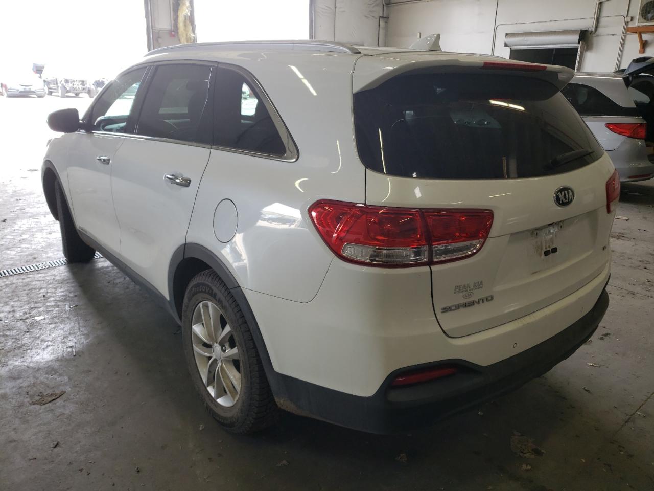 Photo 3 from auction – 2018 KIA SORENTO LX with VIN 5XYPGDA59JG371553