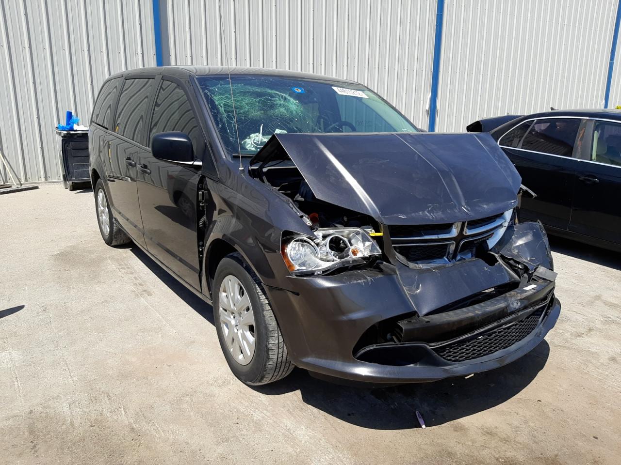 DODGE GRAND CARA 2018 with VIN 2C4RDGBG1JR184774 - Photo from auction