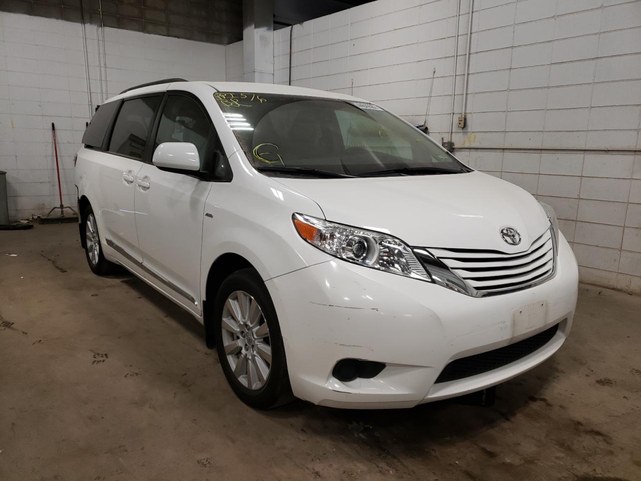 TOYOTA SIENNA LE 2017 with VIN 5TDJZ3DC9HS156319 - Photo from auction