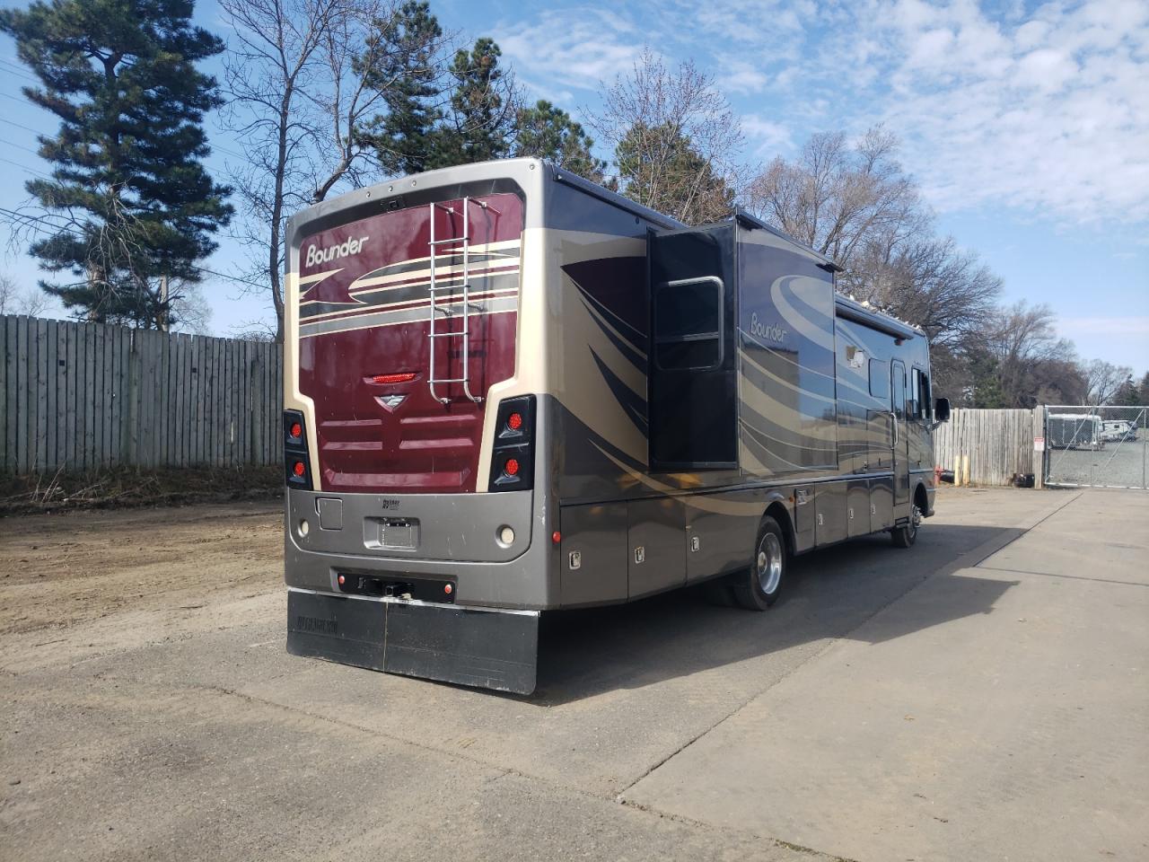 Photo 4 from auction – 2016 FORD RV with VIN 1F66F5DYXG0A13129