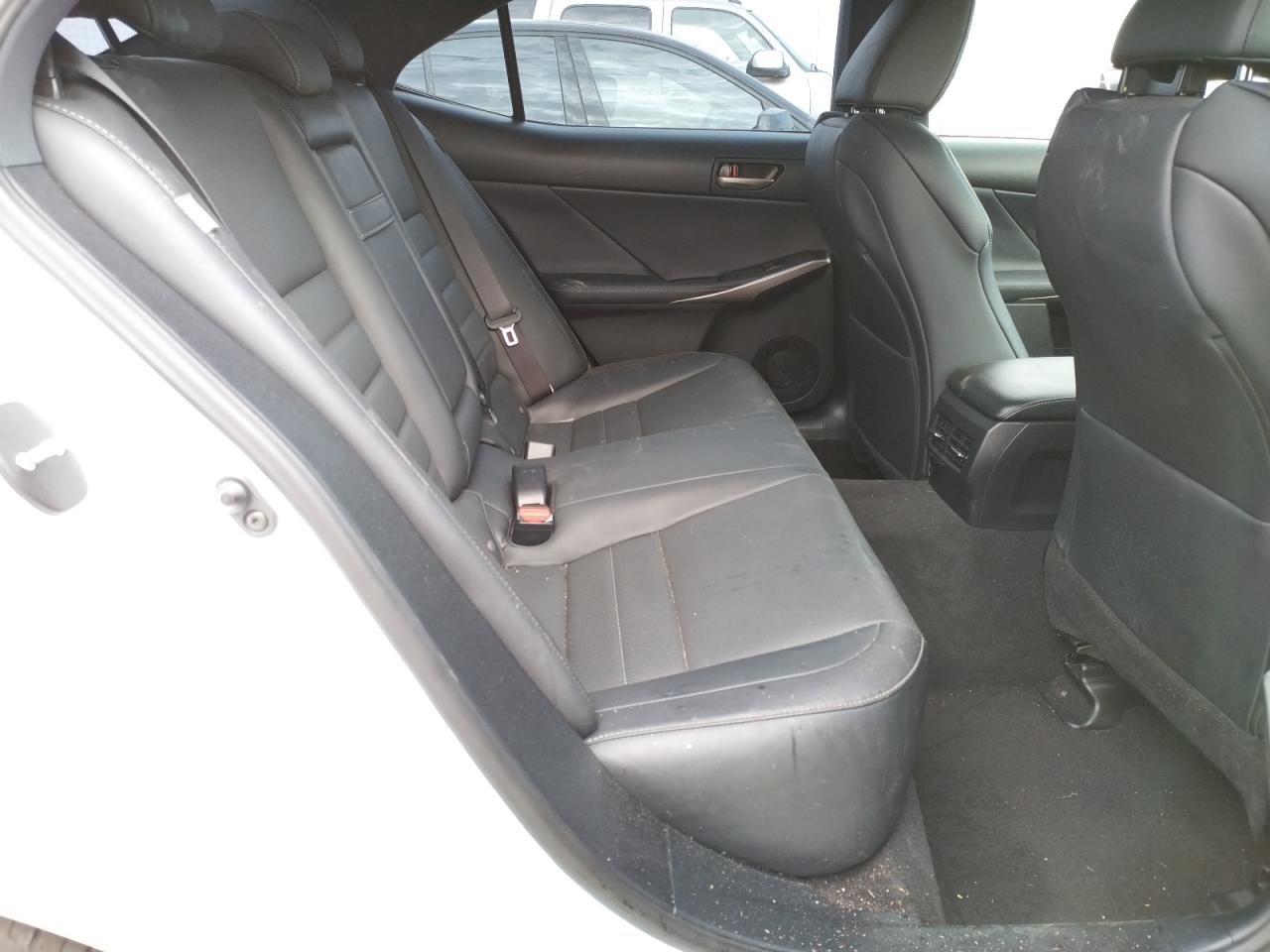 Photo 18 from auction – 2019 LEXUS IS 300 with VIN JTHBA1D24K5099207