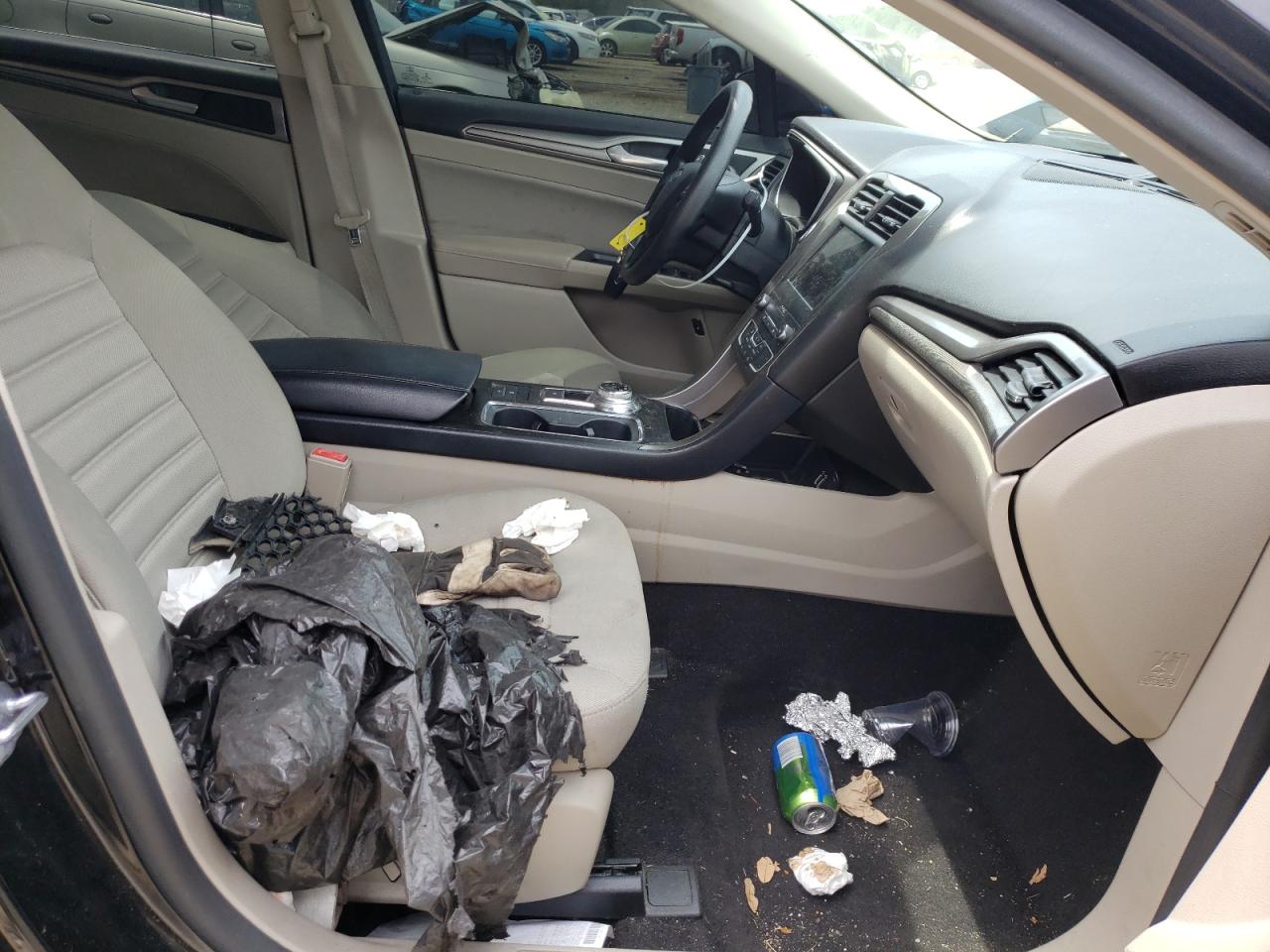 Photo 5 from auction – 2019 FORD FUSION SE with VIN 3FA6P0LU9KR138682